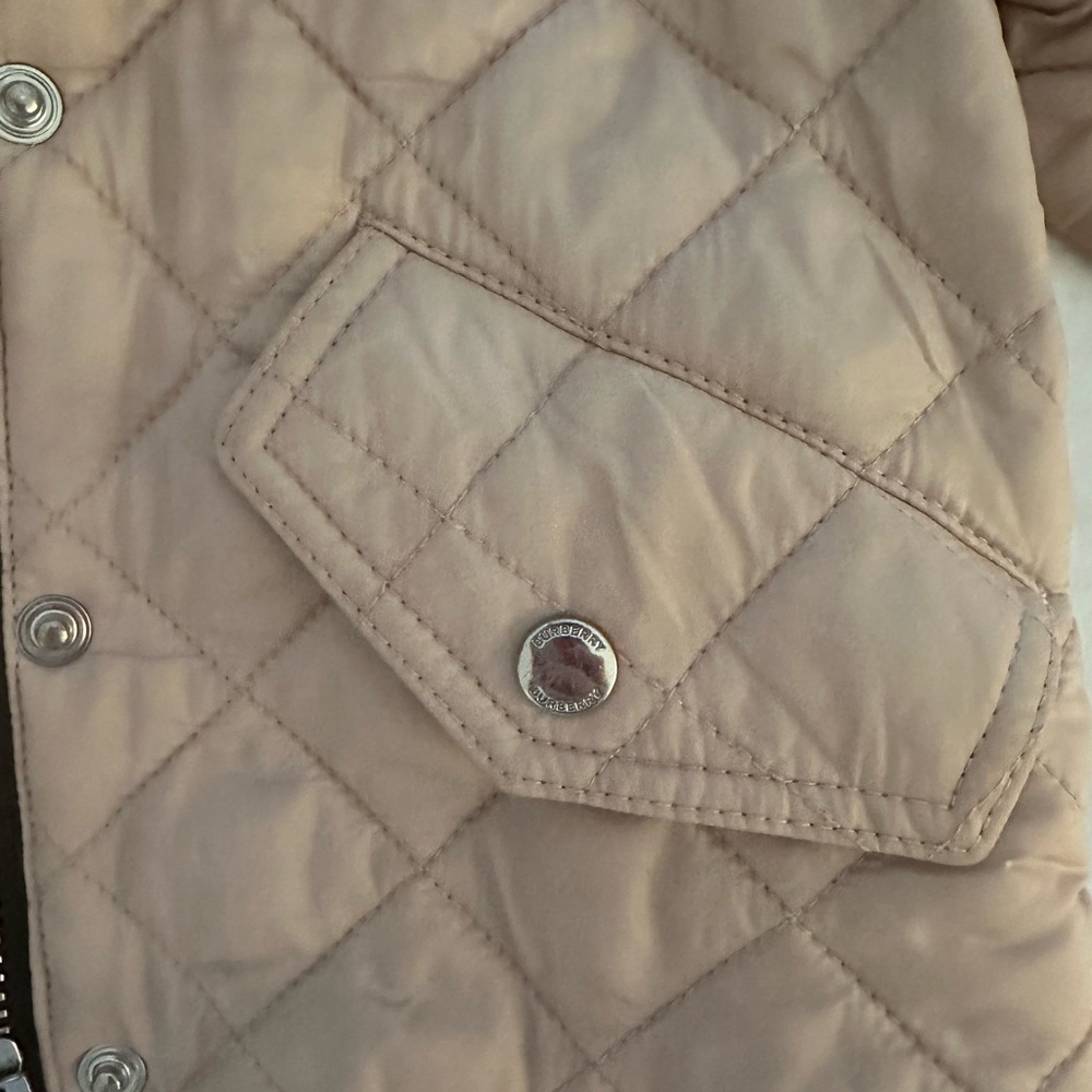 Burberry girls classic coat with detachable hoodie - Picture 11 of 16